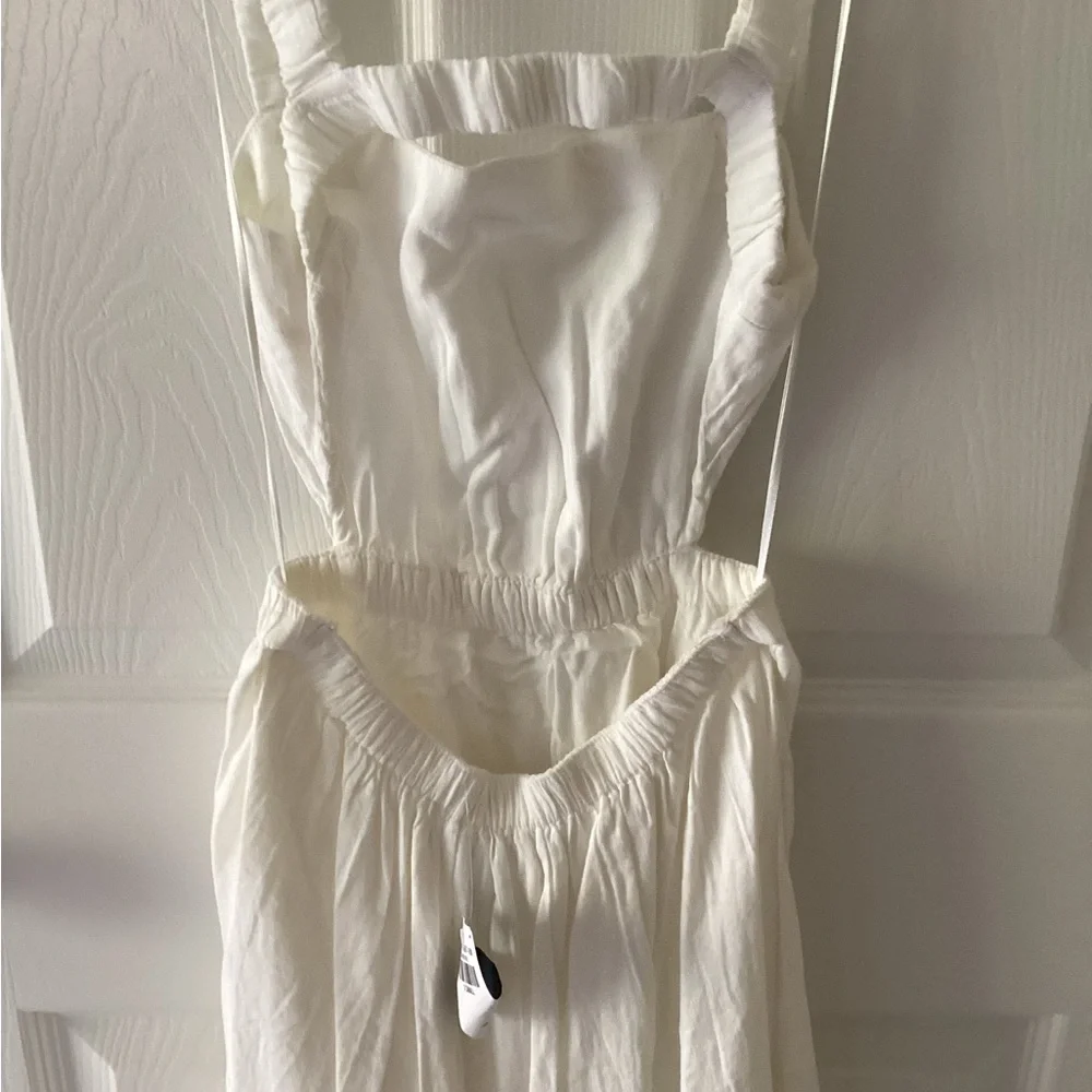 Elegant White Maxi Dress(PRICEDROP)